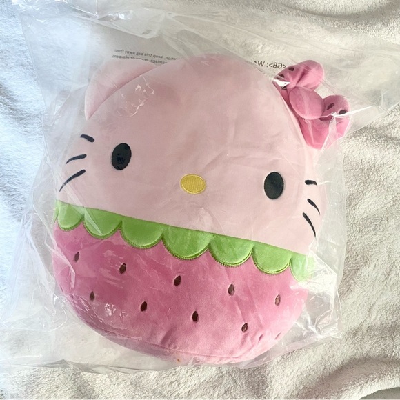 Hello Kitty Strawberry Squishmallow - Picture 2 of 7